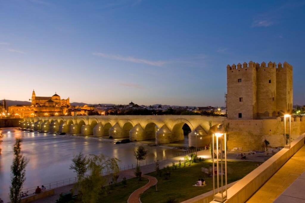 Apartamento Al-Zhara, Junto Puente Romano Apartment Kordoba Bagian luar foto